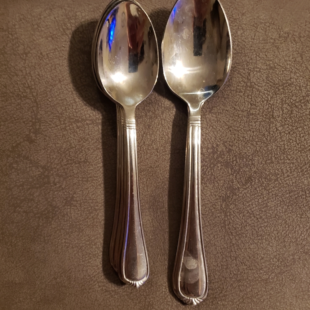 9 Pk Elegant Silver Scallop End Dining Set - Picture 4 of 4